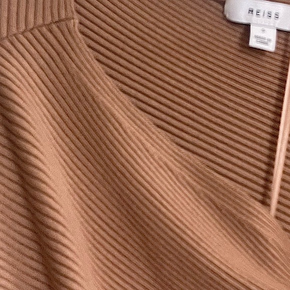 NWOT REISS "LORNA" ASYMMETRIC KNIT CAMEL L/S TOP, SIZE S - Picture 5 of 10